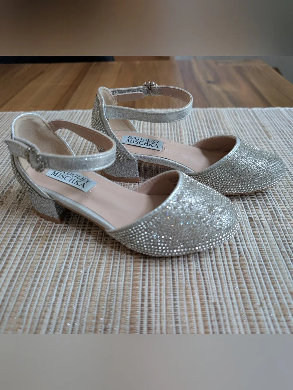 Badgley Mischka Girls Silver Rhinestone Heels Sz 10